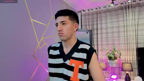 un_sluttyy online show from November 3, 12:20 pm