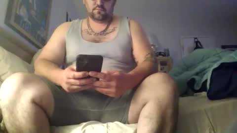 Snapshot of uncutfun8 chatting on October 15, 8:38 pm Thick uncut Greek online show from October 15, 8:38 pm