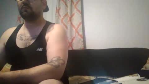 Snapshot of uncutfun8 chatting on February 25, 12:14 am Thick uncut Greek online show from February 25, 12:14 am