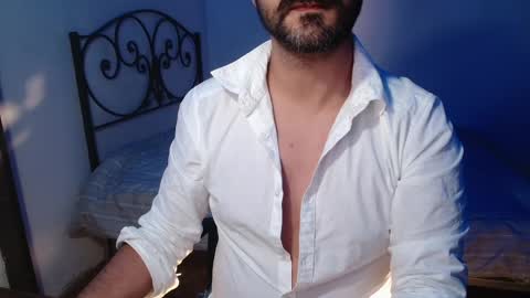 Giov online show from June 1, 8:20 pm