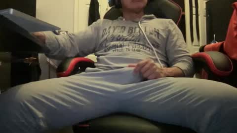 unlobitooenwallstreet online show from December 27, 3:20 am