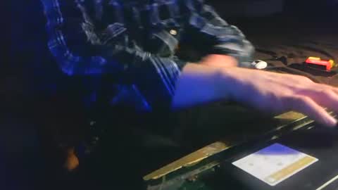 untouchableace84 online show from April 11, 1:46 am