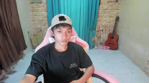 urhotasian_johnfikexx online show from June 2, 4:46 am