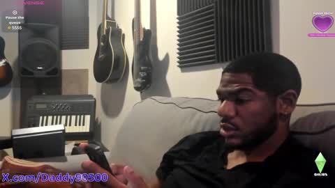 Snapshot of urnewdaddy90 chatting on December 5, 7:27 am Big Daddy online show from December 5, 7:27 am