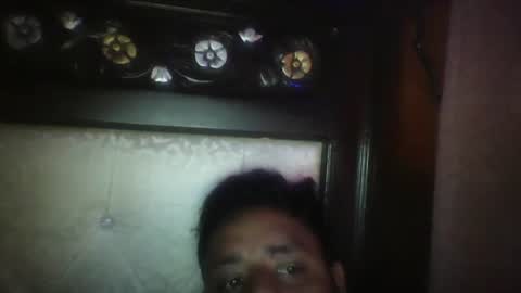 Snapshot of usman184 chatting on February 23, 8:11 am Mian184 online show from February 23, 8:11 am