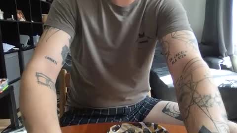 Snapshot of uwantitno chatting on March 12, 10:59 am uwantitno online show from March 12, 10:59 am