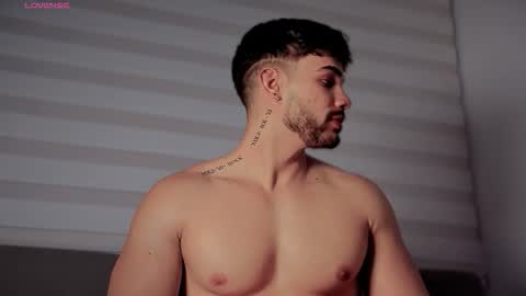 valenthinoking online show from November 18, 4:49 am