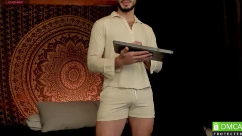 valentin_hoffman online show from February 26, 12:50 pm