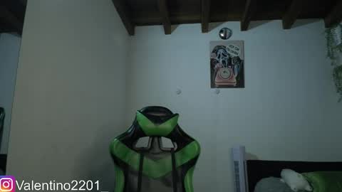 Valentino - 15 OFF valentino2201 online show from April 7, 2:33 am