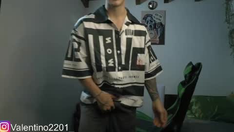 Valentino - 15 OFF valentino2201 online show from April 1, 2:24 am