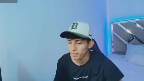 valentino_rey online show from April 15, 11:54 am