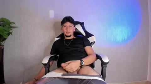 Valentino online show from March 28, 9:48 pm