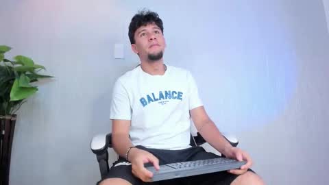 Valentino online show from March 25, 9:19 pm