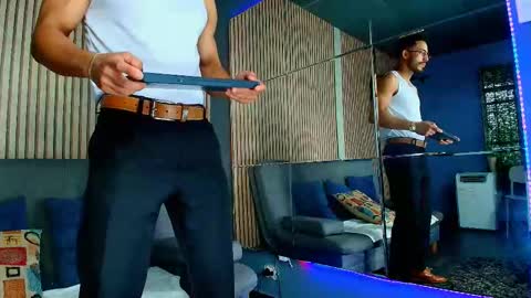 Vans Ross online show from February 6, 7:33 pm