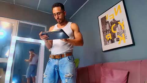 Vans Ross online show from February 7, 7:41 pm