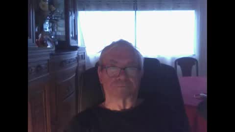 vergne50 online show from April 2, 5:38 am