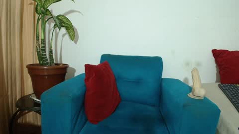 versatileguuy online show from April 17, 11:18 pm