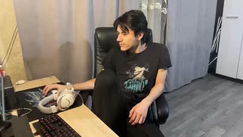 vialeras online show from December 15, 9:45 pm