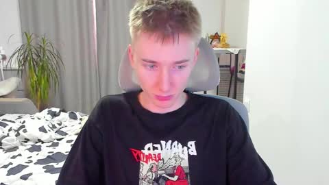 vibemygirl online show from December 18, 9:05 am