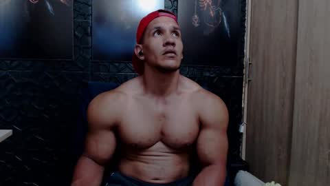 Viktor Herrera online show from March 16, 1:56 am