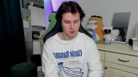 Vincent Strong online show from April 19, 9:20 am