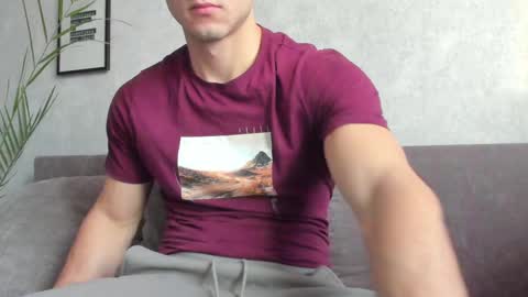 Snapshot of vincent_o chatting on January 1, 1:27 pm Vincent. uncut 18cm online show from January 1, 1:27 pm