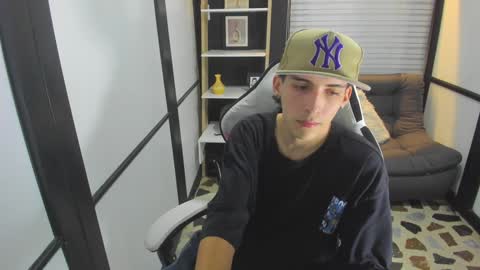 Vincent online show from December 10, 11:31 pm