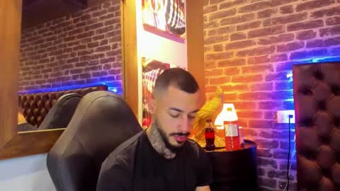 ---Vinzen--- online show from November 25, 4:58 am