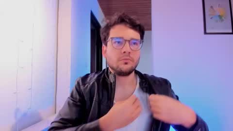 Vito Ferrer online show from January 13, 11:58 am