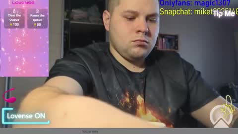 Snapshot of volshebnik_130 chatting on March 11, 11:33 am Volshebnik1302 online show from March 11, 11:33 am