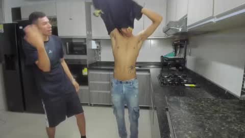 voyeurism_guys online show from March 16, 12:06 am