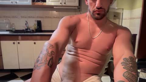 wearetwo online show from February 15, 6:19 am