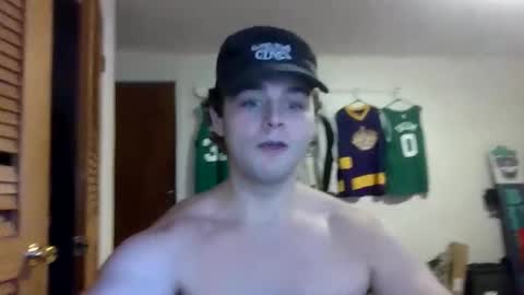 weenskir online show from April 8, 7:11 pm