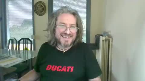 wesh wesh online show from December 5, 11:17 am