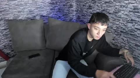 Wesley Boy online show from February 6, 8:39 pm