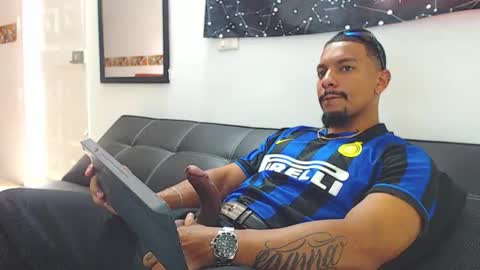 Wesley Rogger online show from November 15, 7:16 pm