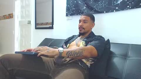 Wesley Rogger online show from November 5, 10:23 pm