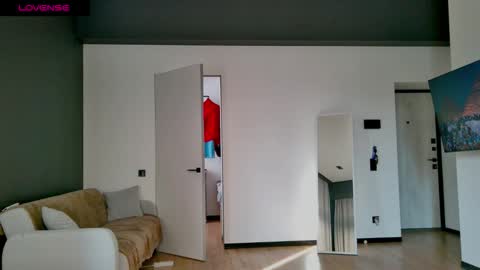 Max online show from March 29, 1:44 pm