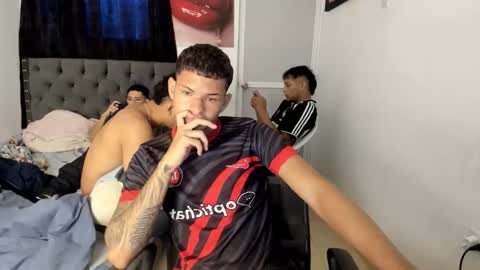 white online show from April 15, 10:32 pm