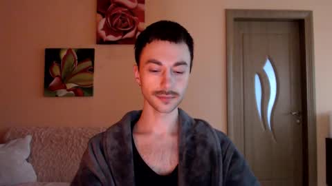 Tom online show from March 31, 11:23 am