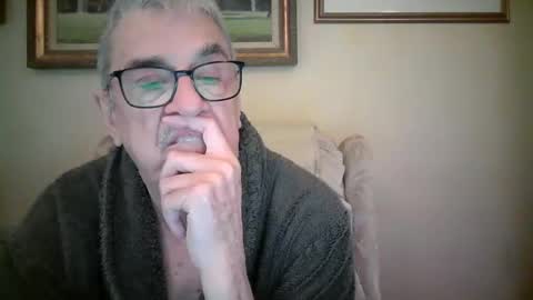 whitebriefs009 online show from November 29, 10:28 am