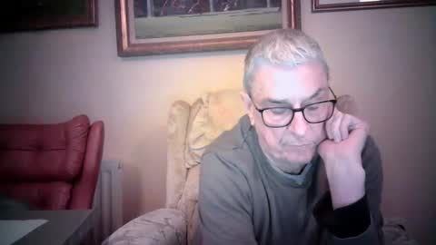 whitebriefs009 online show from January 15, 2:31 pm