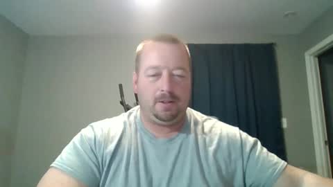 Snapshot of whitewolf850212 chatting on December 5, 9:39 am white wolf jeremy online show from December 5, 9:39 am