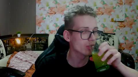 wiiinkyyy online show from October 24, 2:19 pm