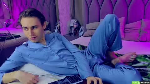 William online show from November 8, 3:21 am