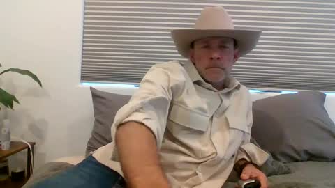 Snapshot of wingnutt765733 chatting on March 4, 12:50 am wingnutt765733 online show from March 4, 12:50 am