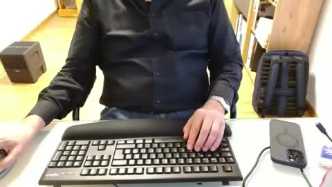 Snapshot of winterfreund99 chatting on February 3, 9:52 am winterfreund99 online show from February 3, 9:52 am