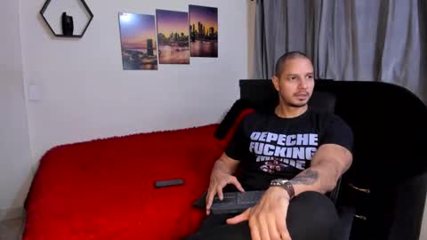 Magnus Dark independent model online show from April 6, 4:46 am