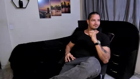 Magnus Dark independent model online show from April 3, 4:53 am