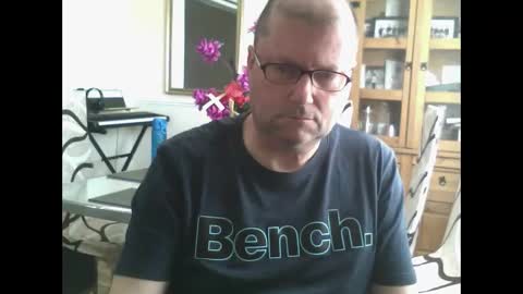 wobble444 online show from April 27, 9:28 am